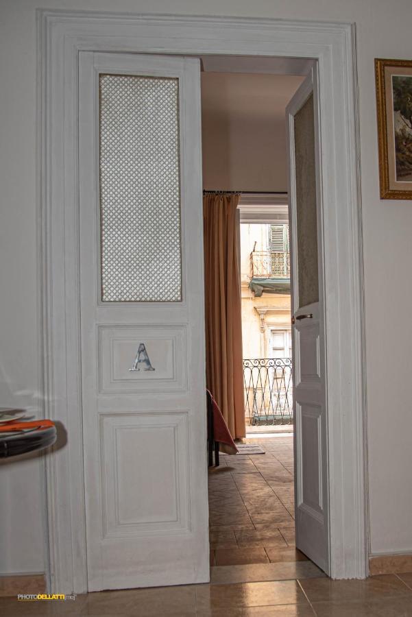 Victoria Suite Casa Vacanza Taranto Exterior photo